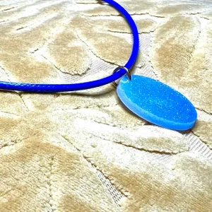 Sparkling blue oval necklace