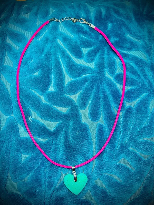 Sparkling turquoise heart necklace - Image 3